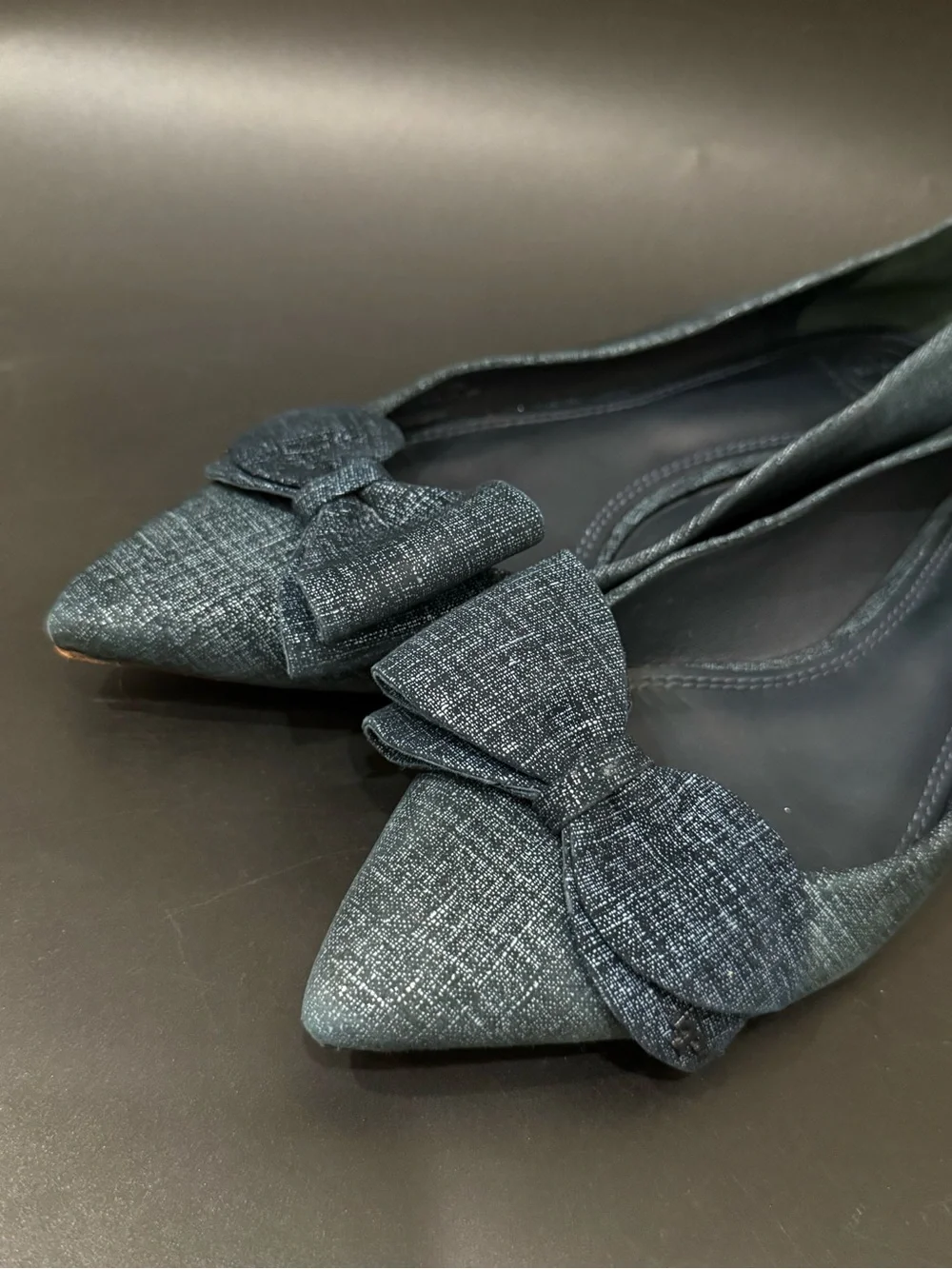 TORY BURCH Rosalind Navy Blue Denim Print Textured Suede Ballet Flats Size 8M